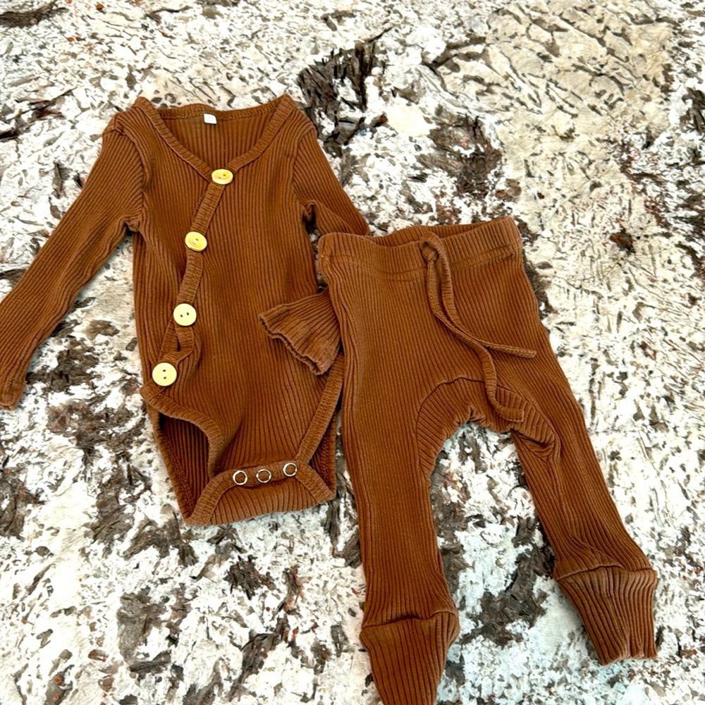 Brown boutique outfit size 70